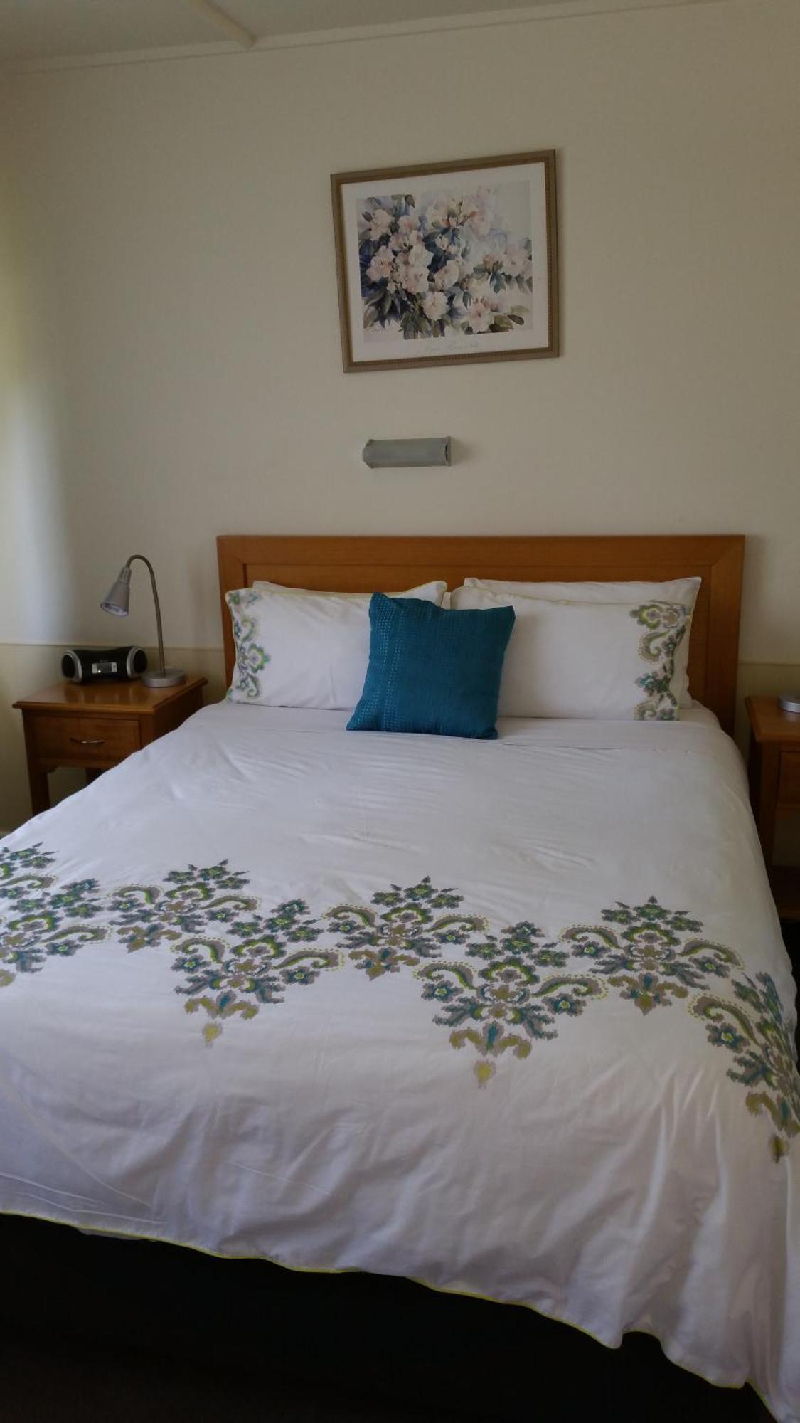 Kaniva Midway Motel Room photo